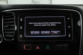 Mitsubishi Outlander Mitsubishi Outlander 2.0 PHEV Pure | Trekhaak | Carplay | Camera |  Half leder | Keyless | Climate control | Cruise control - afbeelding nr 17
