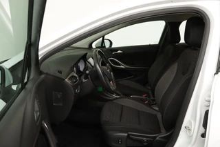 Opel Astra Opel Astra Sports Tourer 1.4 Edition Automaat (CAMERA, CLIMATE, CRUISE CONTROL, NAVIGATIE, NL-AUTO, GOED ONDERHOUDEN) - afbeelding nr 22