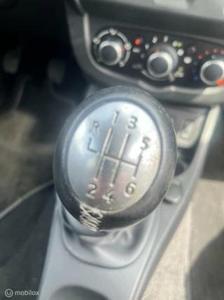 Dacia Duster Dacia Duster 1.2 TCe 4x4 Série Limitée Stepway / APK / Airco / Cruise / PDC / Trekhaak / - afbeelding nr 10