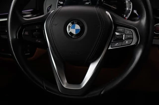 BMW 5 Serie BMW 5-serie 520i High Executive | Leder | 360 camera |  Stoelverwarming | DAB | Navigatie | Full LED | Sfeerverlichting | Parkeerhulp | Climate control | Cruise control - afbeelding nr 10