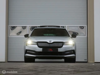 Škoda Superb Skoda Superb Combi 1.4 TSI PHEV iV Sportline Business | Full Options | Panoramadak | Elek. wegklapbare Trekhaak | 19inch velgen | - afbeelding nr 8