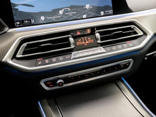 BMW X5 395Pk Automaat (PANORAMADAK, M PAKKET, LUCHTVERING, APPLE CARPLAY, MEMORY SEATS, 360 CAMERA, SFEERVERLICHTING, LASER KOPLAMPEN, ADAPTIVE CRUISE, NIEUWSTAAT) - afbeelding nr 10