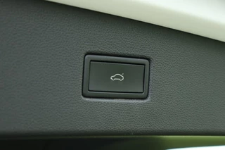 Volkswagen Tiguan Volkswagen Tiguan 1.5 TSI / 2x R-Line / Black Style / Virtual Cockpit / Camera / Matrix LED / Trekhaak / 19
