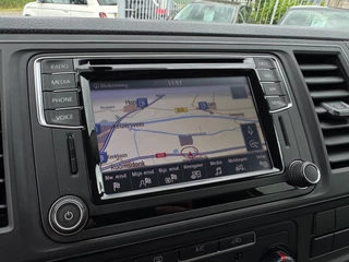 Volkswagen Transporter Volkswagen Transporter 2.0 TDI L1H2 Highline 204PK / 70YEARS EDITION / TREKH. / BEAR-LOCK / LEDER / VOORRUITVERW. / CAMERA / NAVI - afbeelding nr 26