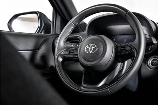 Toyota Yaris Cross Toyota Yaris Cross 1.5 Hybrid 115 First Edition (Facelift) | Dig.Cockpit | Adapt.Cruise | Stoelverwarming | Camera | PDC | App.Connect | Auto.Airco | LM 17