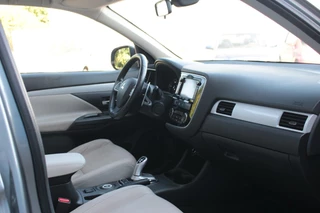 Mitsubishi Outlander Mitsubishi Outlander 2.0 PHEV Executive Edition 4WD/ACC/Pano - afbeelding nr 21