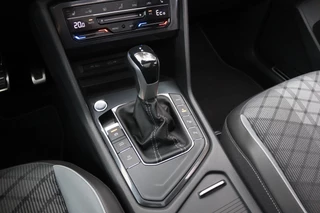 Volkswagen Tiguan Pano/IQ.Light/DCC/Keyless/Camera/Dodehoek/20