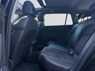 Škoda Superb Skoda Superb Combi 1.4 TSI Plug-in Hybride Trekhaak | Pano Dak | Lederen Interieur | Camera | Sfeerverlichting BTW Auto - afbeelding nr 12
