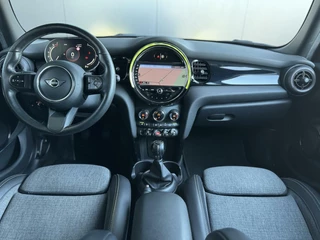 MINI Cooper Mini Mini 1.5 Cooper FACELIFT NL AUTO*CAMERA*STUUR/STOELVERWARMING - afbeelding nr 2