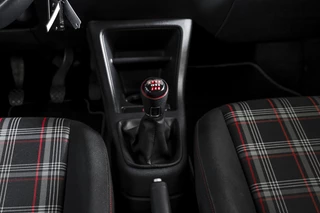 Volkswagen up! Volkswagen up! 1.0 TSI GTI 116 PK | Cruise | PDC | Camera | ECC | Beats Audio | DAB | LM 17