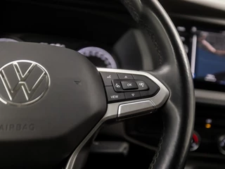 Volkswagen Transporter 150Pk Automaat (APPLE CARPLAY, GROOT NAVI, 3 ZITS, ADAPTIVE CRUISE, PARKEERSENSOREN, LM VELGEN, NIEUWE APK, NIEUWSTAAT) - afbeelding nr 19