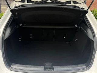 Mercedes-Benz A-Klasse Mercedes-Benz A-Klasse 200 163PK AMG Night Sfeer Apple-Carplay 19'' - afbeelding nr 18