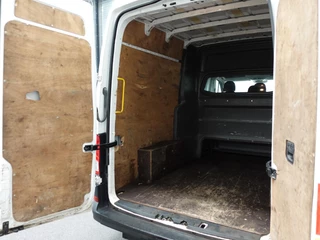 MAN TGE MAN TGE 3.140 2.0 TDI 140pk Dubbele Cabine L3H3 7 persoons Navigatie Apple Carplay/Android Auto Trekhaak Cruise Control Bluetooth Airco Camera - afbeelding nr 10