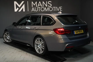 BMW 3 Serie BMW 3-serie Touring 320i M Sport Shadow / PANODAK / LEDER / NAVI / STOELVERW / 19'' - afbeelding nr 5