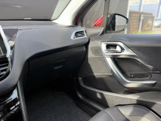 Peugeot 2008 Peugeot 2008 1.2 PureTech Allure - afbeelding nr 41