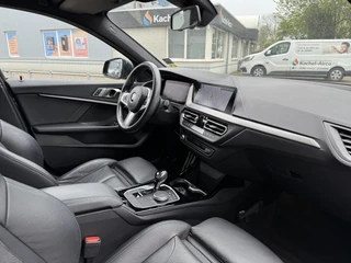 BMW 1 Serie BMW 1-serie 118i M-Sport | Leder | Apple Carplay | Live Cockpit | - afbeelding nr 13