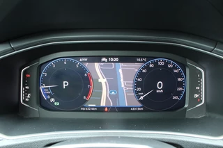 Volkswagen T-Roc Clima Cruise Navi Carplay Camera 17