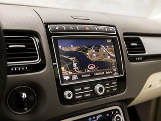 Volkswagen Touareg Volkswagen Touareg 3.0 TDI Sport 263Pk Automaat (PANORAMADAK, NAVIGATIE, LUCHTVERING, DYNAUDIO, STUUR/STOELVERWARMING, LEDEREN SPORTSTOELEN, TREKHAAK, ADAPTIVE CRUISE, XENON, CAMERA, NIEUWE APK, NIEUWSTAAT) - afbeelding nr 9