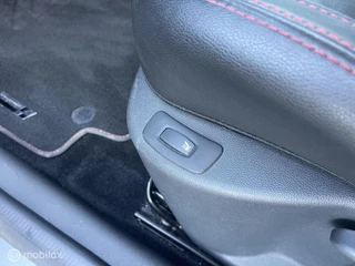 Renault Clio Renault Clio 220pk R.S. Trophy RS18|RIJKLAAR|BOSE|LEER|NR299 - afbeelding nr 32