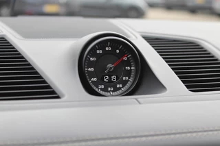 Porsche Cayenne Porsche Cayenne 3.0 E-Hybrid / Panoramadak / 360Camera / Luchtvering / 21'' / Softclose / Keyless / Sportchrono / Stuurverwarming / Stuurverwarming / DAB / Stoelverwarming / ACC - afbeelding nr 25
