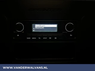 Mercedes-Benz Sprinter Mercedes-Benz Sprinter 315 CDI 150pk L3H2 Euro6 Airco | Camera | Cruiscontrol | Stoelverwarming bluetooth telefoonvoorbereiding, Bijrijdersbank - afbeelding nr 16