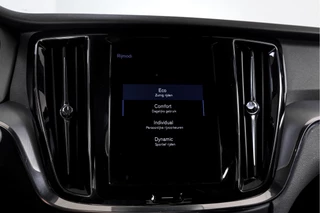 Volvo V60 Volvo V60 2.0 B3 163 PK Essential Edition - Automaat | Dig. Cockpit | Cruise | Stoel-+Stuurverw. | PDC | NAV + App. Connect | ECC | Elek. Klep | DAB | LM 17