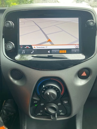 Toyota Aygo Toyota Aygo 1.0 VVT-I X-PLAY / AIRCO / CAMERA / NAVI / BLUETOOTH - afbeelding nr 11