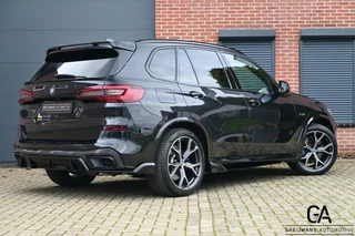 BMW X5 BMW X5 xDrive45e |M-Sport|LASER|PANO|4-Wielbest|Full in PPF|SOFTCLOSE|TREKHAAK|360|CARBON - afbeelding nr 2