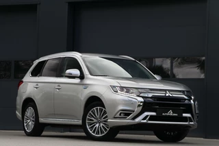 Mitsubishi Outlander Mitsubishi Outlander 2.4 PHEV Intense AWD Trekhaak AppleCarplay Leder/Alcantara Pdc Chroom Lmv 108000KM BJ2020 - afbeelding nr 7