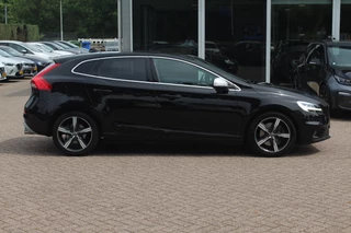 Volvo V40 Volvo V40 1.5 T2 Inscription R-Design / Panoramadak / Camera / Leder / Keyless / 17'' / Navigatie / Stoelverwarming / Cruise Control - afbeelding nr 5