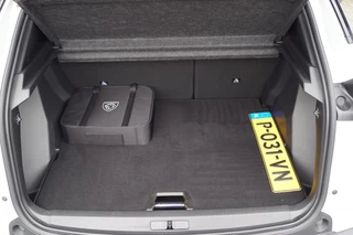Peugeot e-2008 Peugeot e-2008 e-2008 EV GT Pack 50 kWh / Navi / Camera / Side-assist / ACC / PDC - afbeelding nr 31