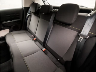 Citroën C3 Citroën C3 1.2 PureTech C-Series Automaat (APPLE CARPLAY, GROOT NAVI, CRUISE, PARKEERSENSOREN, SPORTSTOELEN, LANE ASSIST, LED KOPLAMPEN, NIEUWSTAAT) - afbeelding nr 13