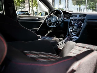 Volkswagen Golf Volkswagen Golf 2.0 TSI GTI Performance|PANO|ACC|19''|CAMERA - afbeelding nr 17