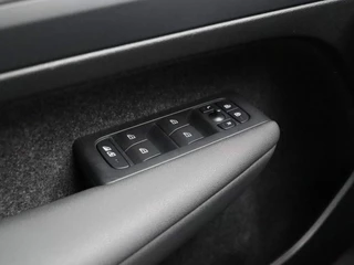 Volvo XC40 Volvo XC40 Recharge Core 70 kWh | Navigatie | Climate control | Camera - afbeelding nr 28