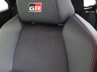 Toyota Yaris Cross Toyota Yaris Cross 1.5 Hybrid GR Sport (Automaat) - afbeelding nr 24