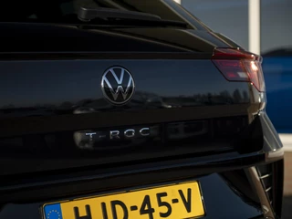 Volkswagen T-Roc Volkswagen T-Roc 1.5TSi 150pk R-Line | LED Matrix | DAB | App Connect | 18