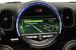 MINI Countryman Mini Countryman 2.0 Cooper S JCW 192 PK Facelift | Pano-dak | CarPlay | Harman/Kardon | HUD | Stoelverwarming | Trekhaak | LED | PDC | - afbeelding nr 16