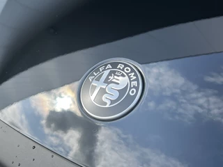 Alfa Romeo Junior Alfa Romeo Junior Elettrica Speciale 54 kWh | Pano | Voorraad Voordeel - afbeelding nr 5