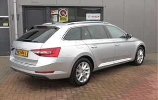 Škoda Superb , Keyless ,Carplay, Stuurwiel multifunctioneel,etc. slechts 11000 km !! Fabrieksgarantie t/m 03-2026 - afbeelding nr 3