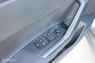 Volkswagen Polo Volkswagen Polo 1.0 TSI DSG / Comfortline / Navi / Carplay - afbeelding nr 22