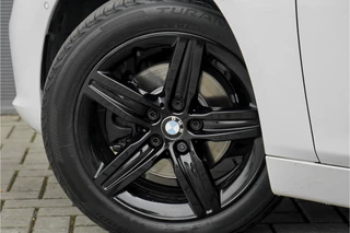 BMW 2 Serie BMW 2 Serie Active Tourer 218i Sport Line Navi Camera Trekhaak - afbeelding nr 18