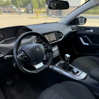 Peugeot 308 Peugeot 308 SW 1.2 Allure | Panoramadak | Airco | Trekhaak - afbeelding nr 5