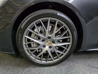 Porsche Panamera Porsche Panamera Sport Turismo 2.9 4 E-Hybrid Pano Sport Chrono 360 softclose Navi Led 21