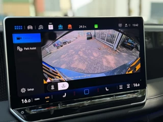 Volkswagen Tiguan Volkswagen TIGUAN 1.5 eTSI DSG Lane ass Drive pilot CarPlay 150 PK Keyless Camera Sfeerverlichting Life edition Direct leverbaar - afbeelding nr 52