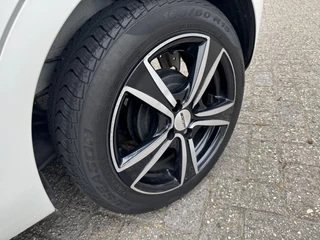 Peugeot 108 Peugeot 108 1.0 e-VTi Active Airco Lmv CarPlay Navi - afbeelding nr 16
