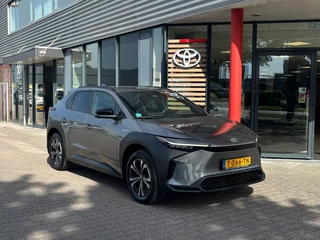 Toyota bZ4X Business Pl. 71 kWh / 3-fase / Carplay / Stoelverwarming / Elekt
