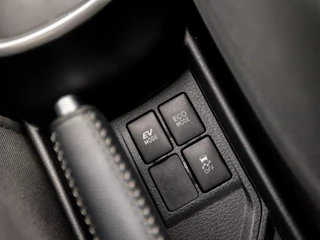Toyota Yaris Toyota Yaris 1.5 Hybrid Active Automaat (CAMERA, CLIMATE, CRUISE, SPORTSTOELEN, LANE ASSIST, ELEK RAMEN, BLUETOOTH, NIEUWSTAAT) - afbeelding nr 24