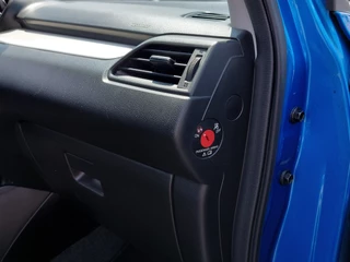 Suzuki Swift Suzuki Swift 1.0 BoosterJet 111pk Smart Hybrid Stijl | Navi | Clima | Adap.Cruise | Led Koplampen | Keyless Entry | Achteruitrijcamera | Stoelverwarming | Rijstrook+Licht+Regensensor | Privacy Glass |16'' - afbeelding nr 29