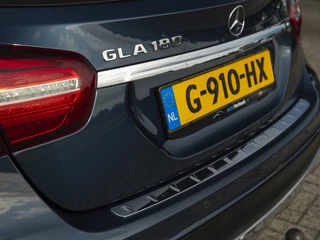 Mercedes-Benz GLA | Achteruitrij camera | High-performance LED | Grootlicht-assistent | 18