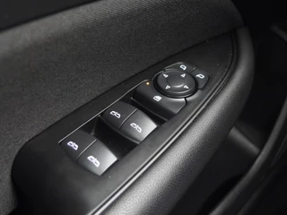 Opel Insignia TREKHAAK / CARPLAY / KEYLESS / NAVI / CLIMA / PDC / BLUETOOTH / CRUISE - afbeelding nr 41
